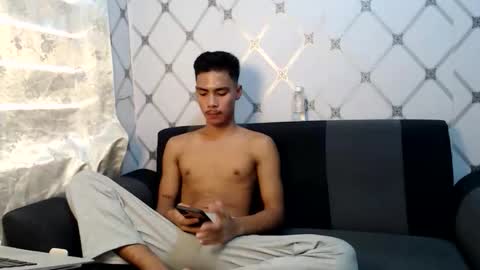 Snapshot of itzme_urboy chatting on 04.16.26 itzme_urboy online show from 04.16.26