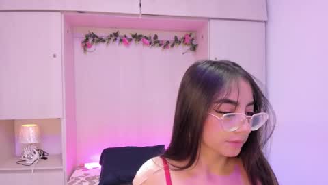 Snapshot of ivannawest_ chatting on 12.22.25 Ivy online show from 12.22.25