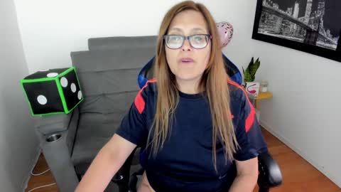 Snapshot of ivette_shaira chatting on 01.30.25 IVETTE online show from 01.30.25