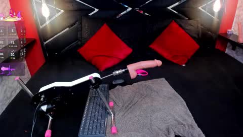 Ivis  online show from 11.22.25