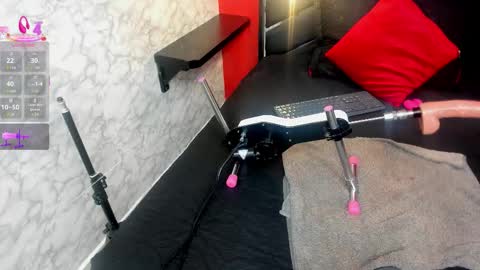 Ivis  online show from 12.17.25