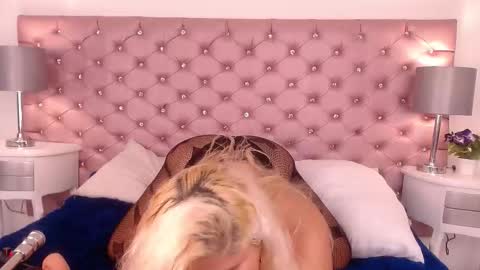 Snapshot of ivonnybon chatting on 01.08.26 IvonnyBon online show from 01.08.26