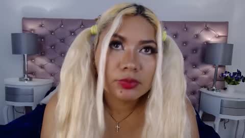 Snapshot of ivonnybon chatting on 01.09.26 IvonnyBon online show from 01.09.26