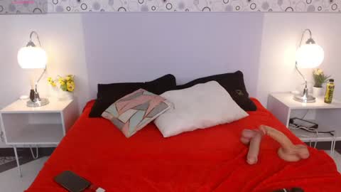 IvonnyBon online show from 04.14.26