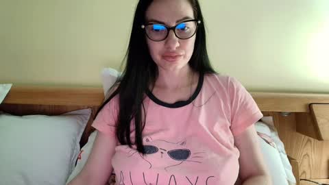 Snapshot of ivoryorchid chatting on 12.22.24 Ivory online show from 12.22.24