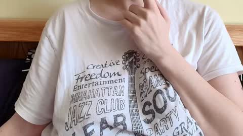 Snapshot of ivoryorchid chatting on 01.30.25 Ivory online show from 01.30.25