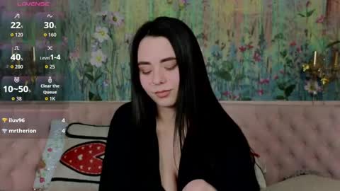 Snapshot of ivorywood_ chatting on 04.19.26 ivorywood_ online show from 04.19.26