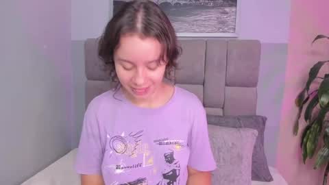 Ivy and Molly online show from 09.19.25