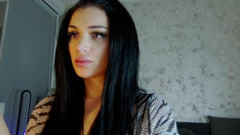 Snapshot of ivy_bellee chatting on 01.21.25 Ivy bellee online show from 01.21.25