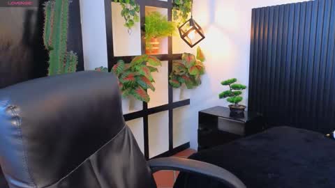 Snapshot of ivy_gail chatting on 10.04.25  IVY online show from 10.04.25