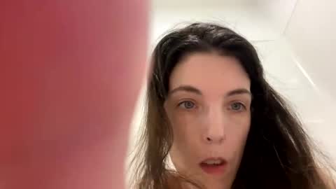 Snapshot of ivy_rose90 chatting on 05.01.26 ivy_rose90 online show from 05.01.26