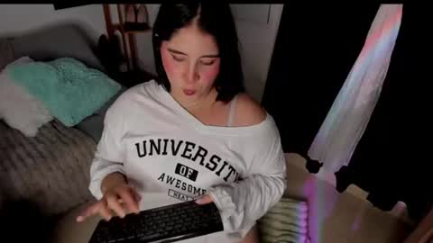 Snapshot of ivy_velvet chatting on 06.14.26 I V Y online show from 06.14.26