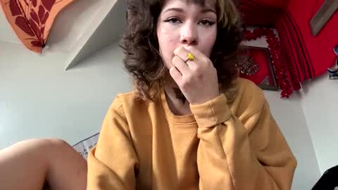 Snapshot of ivydevilll chatting on 05.26.26 IVY DEVILL online show from 05.26.26