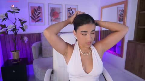 Snapshot of ivygrabes chatting on 04.21.26 Ivy Grabes online show from 04.21.26