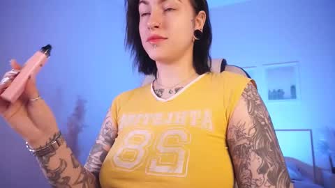 Snapshot of ivyhoney chatting on 02.27.25 IVY - Follow me 3 online show from 02.27.25
