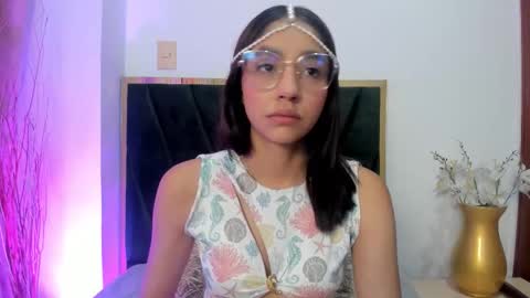 IvyJhonss online show from 10.15.25