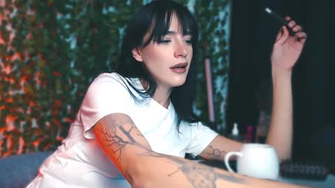 Miss Ivy online show from 12.06.24