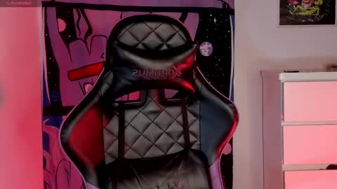 Snapshot of ivymanson_ chatting on 01.06.25 Camila online show from 01.06.25