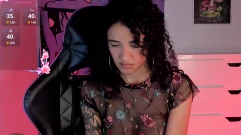 Snapshot of ivymanson_ chatting on 01.12.25 Camila online show from 01.12.25