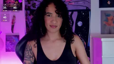 Snapshot of ivymanson_ chatting on 03.01.25 Camila online show from 03.01.25