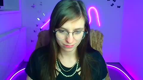 Snapshot of ivynoir_ chatting on 04.12.26 Ivy online show from 04.12.26