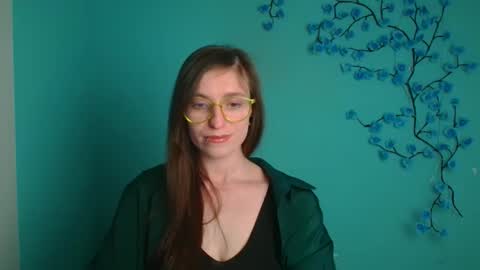 Snapshot of ivynoir_ chatting on 04.22.26 Ivy online show from 04.22.26