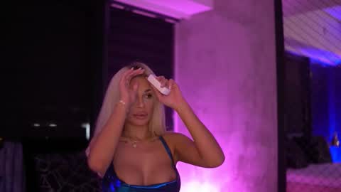 IvyRowa online show from 11.05.25