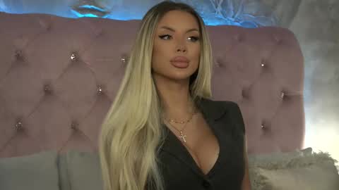  Ivy  online show from 10.23.25