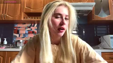 Snapshot of ivywairley chatting on 04.26.26 ivywairley online show from 04.26.26