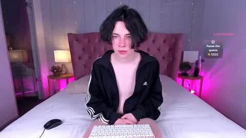 Maxim online show from 10.28.25