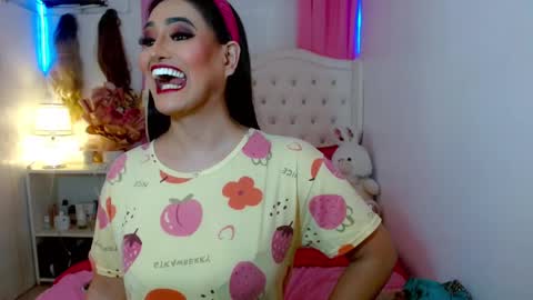 Snapshot of iyotara_miyaka chatting on 01.05.25 iyotara_miyaka online show from 01.05.25