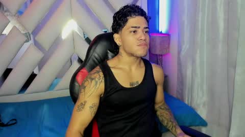 Snapshot of izaak_taylor7 chatting on 05.01.26 izaack online show from 05.01.26