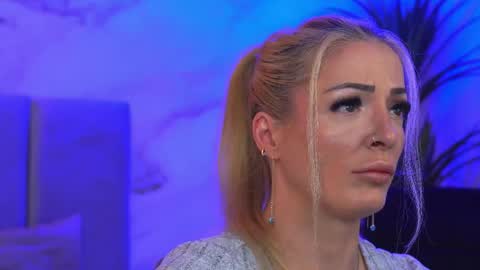 izabelle_02 online show from 04.04.26