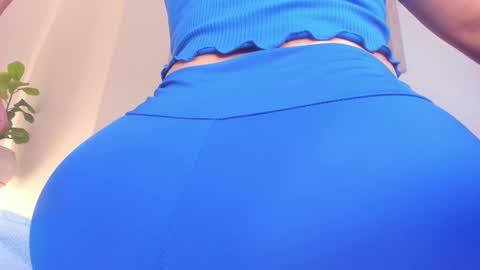 Iza online show from 01.15.25