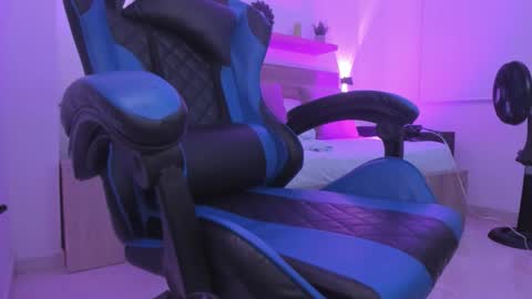 Iza online show from 11.14.25