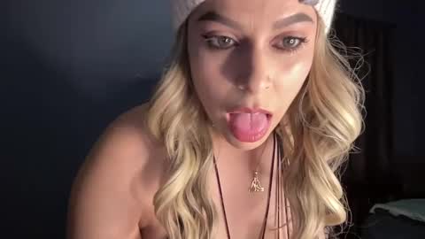 Izcah online show from 12.07.24