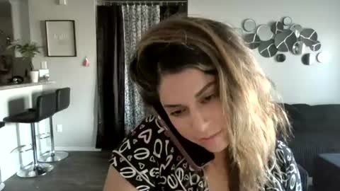 Izcah online show from 08.05.26