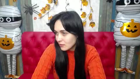 Snapshot of izipaterson chatting on 10.26.25 IziPaterson online show from 10.26.25