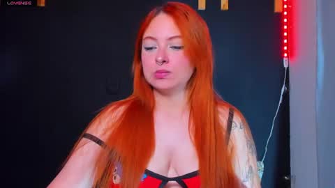 Snapshot of izyzys_baker chatting on 07.17.26 hot izys online show from 07.17.26