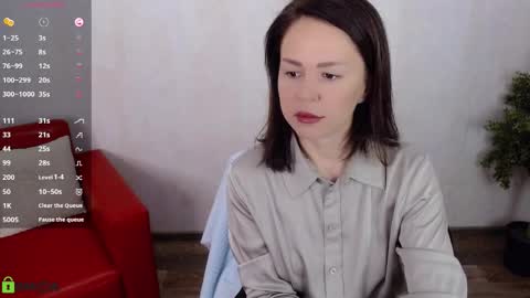 Queen of nylon  Victoria online show from 11.29.25