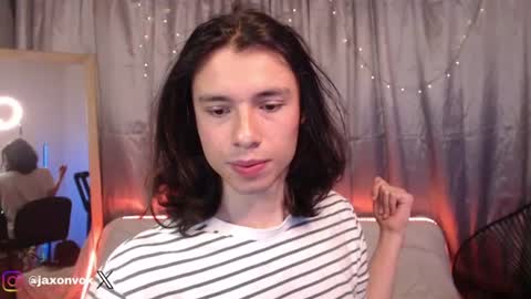 Snapshot of j_a_x_x_x_o_n chatting on 06.16.26 Hey im Jaxxxon check my info online show from 06.16.26