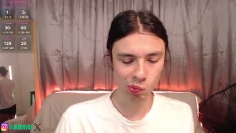 Snapshot of j_a_x_x_x_o_n chatting on 06.23.26 Hey im Jaxxxon check my info online show from 06.23.26
