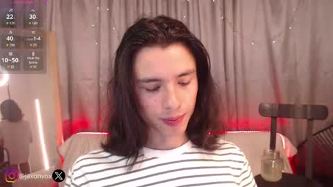 Snapshot of j_a_x_x_x_o_n chatting on 07.23.26 Hey im Jaxxxon check my info online show from 07.23.26