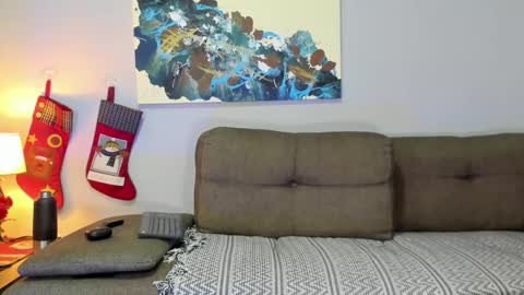 Calix  Independient model Insta and twt Calixsnake online show from 12.17.25