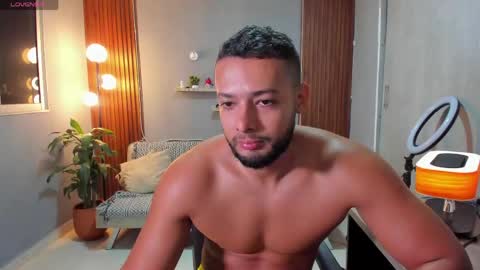 Snapshot of j_calix chatting on 04.22.26 Calix Independient model Insta and twt Calixsnake online show from 04.22.26
