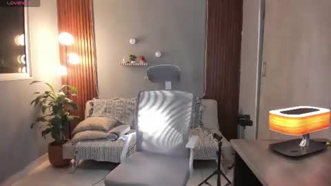Snapshot of j_calix chatting on 06.20.26 Calix Independient model Insta and twt Calixsnake online show from 06.20.26