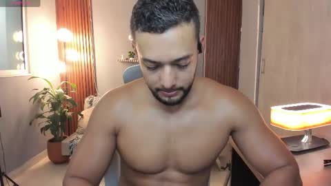 Snapshot of j_calix chatting on 06.24.26 Calix Independient model Insta and twt Calixsnake online show from 06.24.26