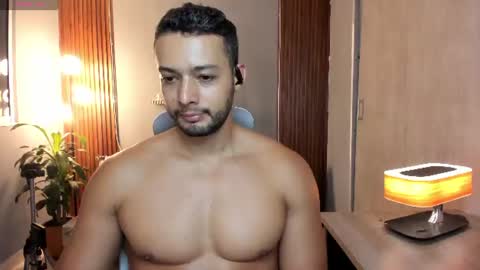 Snapshot of j_calix chatting on 07.28.26 Calix Independient model Insta and twt Calixsnake online show from 07.28.26