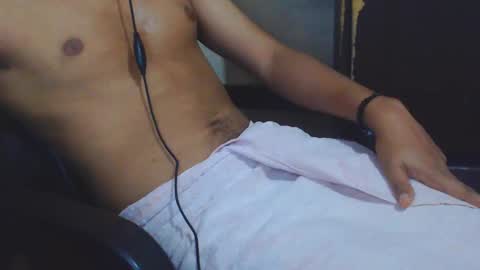 Snapshot of j_castello chatting on 01.19.25 J online show from 01.19.25