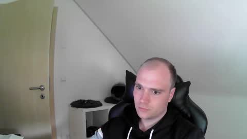 here4y online show from 04.12.26